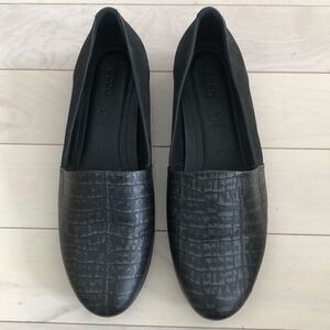 Ecco Touch Ballerina 2.0 Women's Snakeskin Leather Loafer size 8.5/39
